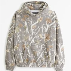 Abercrombie & Fitch Essential Popover Hoodie Gray Camo Nwt Size: Small Color: Gray Camo Essential Hoodie, Cotton Polyester Fabric, Hoodie Oversize, Retro Mode, Green Hoodie, Polished Look, Girly Girl, Casual Wardrobe