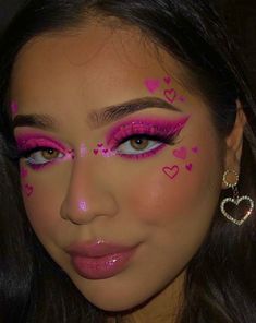 Maquillajes para San Valentín para enamorar a tu crush Blonde Grunge, Rosa Make-up, Make Up Designs, Mekap Mata, Indie Makeup, Colour Hair, Cute Eye Makeup, Rave Makeup, Fest Outfits