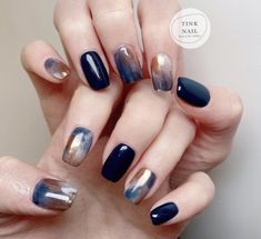 Navy Elegant Nails, Nail Korean Style Blue, Blue Elegant Nails, Nail Art Navy, Nails Blue Gradient, Navy Nail Art, Quick Nail Art, Navy Nails, Minimal Nails Art