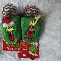 Grinch Boys Pair Of Slippers Of The Grinch With His Dog Max New With Tags Boys Sizes 9-10 And 11-12 Available Great Gift For The Holiday Season Orders Ship Fast! Orders Are Processed Quickly And Ready To Ship Within One Business Day. Please Be Mindful Of Purchases Made On Weekends And Holidays As Those Days Are Not Business Days To Ship. Grinch Slippers, North Face Slippers, Elf Slippers, Holiday Slippers, Blue Slippers, Boys Slippers, Bear Slippers, Toddler Slippers, Shark Pattern