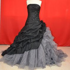 Silver Prom Dresses, Red Wedding Gowns, Graduation Cocktail, Black Holiday Dress, Wedding Dresses Plus, Vampire Jewelry, Grad Dresses Short, Silver Prom Dress, Graduation Party Dresses