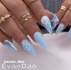 Blue And White New Years Nails, Nail Inspiration Stilleto, Coffin Winter Nail Ideas, Blue Witchy Nails, Christmas Light Blue Nails, January Aesthetic Nails, Almond Nails Designs January, Acotar Nails Designs, Stiletto Nail Art Winter