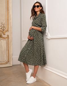 Meet Seraphine's Khaki Polka Dot Maternity & Nursing Shirt Dress - a wardrobe classic for pregnancy & breastfeeding. Modest Pregnancy Outfits, Pregnancy Work Outfits, Chic Maternity Outfits, Professional Maternity Outfits, Spring Maternity Fashion, Elegant Pregnancy Outfits, Cool Pregnancy Outfits, Pregnant Women Outfits, Maternity Work Outfit