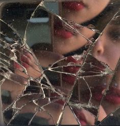 Broken Mirror, Fotografi Vintage, Photographie Portrait Inspiration, 사진 촬영 포즈, Yumeko Jabami, Foto Poses, Broken Glass, Foto Ideas Instagram, Cinematic Photography