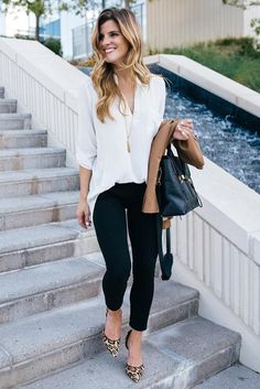 This portfolio of spring work outfits ideas can offer inspiration to any woman, whether she works in an all-business or really casual office. Fashionable Work Outfits, Comfortable Work Clothes, Casual Office Attire, Outfit Essentials, Fashionable Work Outfit, Look Office, Office Casual Outfit, Spring Work Outfits, Womens Fashion Casual Spring