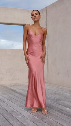 DETAILS - Maxi length - Slip dress design - Triangular bust style - Adjustable thin straps - 98% polyester 2% spandex MODEL MEASUREMENTS XS/6 B84cm W70cm H98cm L136cm S/8 B88cm W80cm H104cm L137cm M/10 B92cm W84cm H108cm L138cm L/12 B96cm W88cm H110cm L138cm XL/14 B100cm W96cm H116cm L139cm XXL/16 B104cm W102cm H122cm L139cm XXXL/18 B110cm W104cm H128cm L139cm Glitter Prom Dresses, Short Summer Dresses, Sequin Prom Dresses, Prom Dress Shopping, Green Prom Dress, Satin Prom Dress, Pink Prom Dresses, Ball Gowns Prom, Prom Dresses Ball Gown