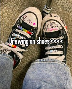 Converse Designs Ideas Drawing, Things To Draw On Your Converse, Drawing On Converse Ideas, Doodle Converse, Converse Drawing Ideas, Doodles On Shoes, Drawings On Shoes, Converse Shoes Drawing, Converse Drawings