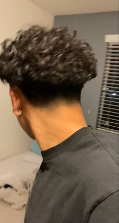 Blowout Fade Curly Hair, Taper Blowout Haircut Men, Blowout Haircut Men, Fade Curly Hair Men, Blowout Taper Men Curly Hair, Curly Low Taper, Taper Fade Haircut Curly Hair, Taper Curly Hair, Low Taper Curly Hair