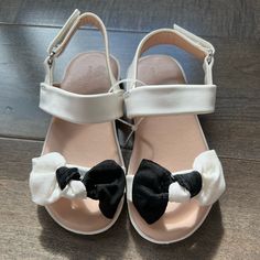 Never Worn, Very Soft, Genuine Leather, Velcro Strap Back Cute Sandals With Bow And Round Toe, Open Toe Synthetic Sandals For School, Cute Adjustable White Sandals, Cute Bow Sandals With Round Toe, White Sandals With Bow And Round Toe, Cute Bow Sandals For The Beach, White Open Toe Sandals With Bow, Glittery Sandals, Navy Girl