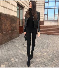 Winter Night Outfit, Go Out Outfit Night, Winter Date Outfits, Winter Date Night Outfits, Outfit Essentials, Party Outfits Night, Club Outfits For Women, Clubbing Outfits, Burberry Coat