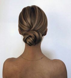 Veil Hairstyles, Updos For Medium Length Hair, Penteado Cabelo Curto, Bride Hairstyles, Trendy Hairstyles, Hair Updos, Bun Hairstyles