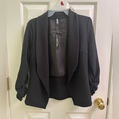 Black Blazer With Rushed 3/4 Sleeves. Nwt, Never Worn, Found On Amazon. Fall Party Outerwear With 3/4 Sleeves, Black 3/4 Sleeve Blazer For Spring, Black Formal Outerwear With 3/4 Sleeve, Black 3/4 Sleeve Formal Outerwear, Black 3/4 Sleeve Outerwear For Fall, Black 3/4 Sleeve Blazer For Work, Sleeveless Blazer Vest, Womens Plaid Blazer, Olive Green Blazer