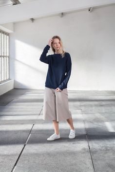 Rib cotton jumper – mila.vert Minimal Classic Style, How To Style Culottes, Minimal Classic, Cotton Jumper, Shoulder Sleeve