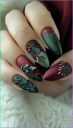 Cool down this summer with mint green nails adorned with gold leaf. A fresh and elegant look. #SummerNails #MintNails Octoberfest Nails, Pine Tree Nails, Nail Art Inspiration Creative, Winter Inspired Nails, Folklore Nails, Party Nails Designs, Christmas Naildesign, Christmas Nails Inspiration, Mint Green Nails