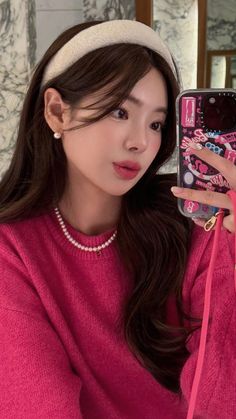 Korean Makeup Tips, Korean Celebrities, 가을 패션, Medium Length Hair Cuts, Girls Makeup, Pretty Makeup, Korean Makeup, Headband Hairstyles, Types Of Fashion Styles