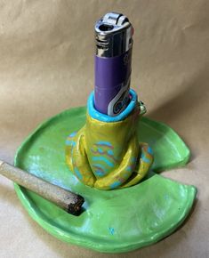 Clay Crafts For Smokers, Alien Clay Ashtray, Polymer Clay Ashtray Ideas, Clay Ciggerate, Clay Crafts For Stoners, Ceramic Lighter Holder, Lighter Clay Ideas, Diy Ashtray Clay Incense Holder, Clay Ashtrays Diy