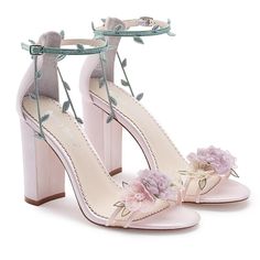 Shoes With Flowers, Hak Tinggi, Flower Heels, Dr Shoes, Gaun Fashion, Perfect Heels, Blush Bridal, Shoe Crafts, Party Heels