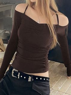 ⚡Buy 2023 Solid Off Shoulder Ruched Halter Long Sleeve Tee Brown S under $17.00 in Tops&Tees at AnotherChill.com Online. Style: Casual/Street/Vintage/Sweet/Preppy. Fabric Content: Polyester. Fit Type: Slim Fit. Neckline: Halter. Sleeve Length: Long Sleeve. ✓2023 S/S OUTFITS. Check reviews and buy Solid Off Shoulder Ruched Halter Long Sleeve Tee today. Off The Shoulder Top Outfit Aesthetic, Off Shoulder Top Outfit, Halter Long Sleeve, Shoulder Tops Outfit, Preppy Fabric, Sweetheart Neckline Top, Outfit References, Trendy Fits, 2000s Outfits