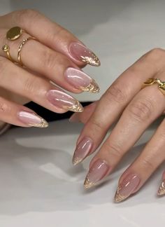 Pink With Gold French Tip, Gel X Nail Designs New Years, French Tips New Years, Oshun Inspired Nails, Rose Gold Nail Ideas Acrylic, Pink And Gold Tip Nails, Rose Gold And Gold Nails, Bali Nails Inspiration, Chic New Years Nails