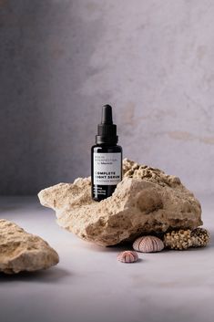 Cosmética marina de Skin Perfection, realizada con microalgas Photography Set Up, Photography Backdrops Diy, Skin Perfection, Skincare Branding, Perfume Photography, Minimal Photography, Bike Photography