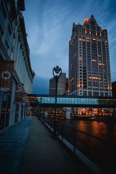 Milwaukee Cityscape Third Ward Milwaukee, Milwaukee Wisconsin Aesthetic, Milwaukee Aesthetic, Wisconsin Aesthetic, Milwaukee Photography, Saint Motel, Commercial Modeling, Vacation Pics, City Life Photography