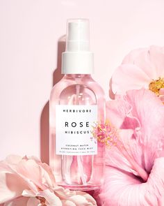 Best Face Mist, Rose Hydrosol, Herbivore Botanicals, Jasmine Green Tea, 타이포그래피 포스터 디자인, Hydrating Mist, Fotografi Vintage, Beauty Products Photography, Cruelty Free Skin Care