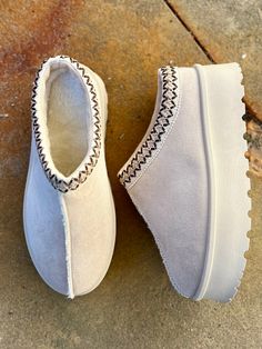 Don't Phase Me Slippers | gussieduponline Slippers Platform, Evening Look, Soft Suede, Style Design, Slippers, Exterior, Boutique, 10 Things, Fashion Design