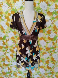 Y2K Floral Belted Charlotte Russe top 🌻 Bust  34 in Length 28 in Sleeves 7 in (elastic) Christian Outfits, Pinterest Wardrobe, 2000s Tops, Clothes Stickers, Butterfly Print Dress, I'm Broke, Yellow Turquoise, Braided Belt, Y2k Outfits