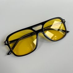 Vintage Unique Retro-Style Black Rounded Square Sunglasses Black Frame With A Yellow Lens These Glasses Are Unisex! Uva And Uvb Protection Brand New #Sunglasses #Shades #Sunnies #Fashion Retro Square Glasses, Yellow Lense Sunglasses, 70s Glasses Sunglasses, Orange Glasses Aesthetic, Cool Glasses Aesthetic, Cowboy Sunglasses, Vintage Sunglasses Aesthetic, Yellow Vintage Aesthetic, Yellow Tinted Glasses