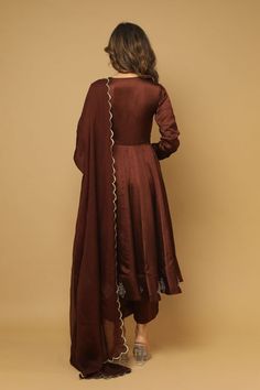 Brown Anarkali, Coffee Brown Color, Combination Dresses, Mom Daughter Outfits, Satin Suit, Daughter Outfits, Chocolate Brown Colour, Anarkali Kurta, Brown Suits