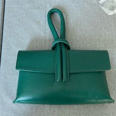 Nwot Borse In Pelle Leather Clutch Made In Italy Handheld Soft Leather Clutch, Formal Green Bags With Fold Over Clasp, Green Leather Travel Clutch, Green Leather Clutch For Travel, Modern Green Leather Clutch, Green Leather Clutch With Removable Pouch, Leather Shoulder Bag With Fold Over Clasp, Chic Green Bag With Fold Over Clasp, Chic Green Bags With Fold Over Clasp