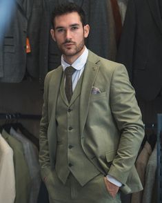 Mens Office Style, Sage Wedding Groom, Men Style Wedding, Bestman Suit, Sage Green Suit, Groom Suit Summer, Summer Wedding Suit, Mens Office Fashion, Italian Men Style