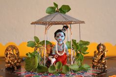 Diy Golu Dolls, Matki Decoration, Krishna Decoration, Indian Wedding Centerpieces, Krishna Jayanthi, Ganesha Rangoli, Janmashtami Celebration, Golu Dolls, Ganesh Chaturthi Decoration