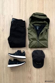 Outfit Trousers, Clothes Combinations, Men Fashion Casual Shirts, Designer Suits For Men, Stylish Men Casual, Mens Casual Dress Outfits, Outfit Grid, Fashion Suits For Men, Mens Fashion Classy