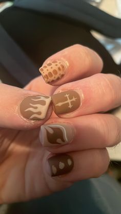 Fall Nails For Men, Men’s Fall Nails, Manly Nails Design, Guy Nail Art Ideas, Guy Nail Ideas, Short Guy Nail Designs, Christmas Nails Men, Nail Art Men Design, Boys Nails Ideas