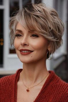 Bronze Autumn, Gray Shag, Messy Short Hair, Edgy Short Hair, Popular Haircuts, Haircut For Older Women, Penteado Cabelo Curto, Styling Cream, Short Hair Haircuts