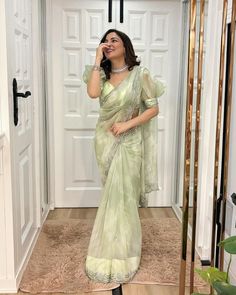 Farewell Saree, Farewell Sarees, Model Blouse Designs, Saree Wearing Styles, Simple Saree Designs, Fashionable Saree, Model Blouse, Lehenga Designs Simple, New Saree Blouse Designs