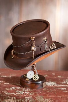 Steampunk Trinket Leather Top Hat with Ammo Hatband by Overland Sheepskin Co. (style 70616) Punk Hats, Steampunk Hats, Leather Top Hat, Steampunk Hat, Crown Hat, Steampunk Accessories, Steampunk Costume, Steampunk Clothing, Dress Up Outfits