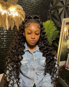 Curly Wig With Skunk Stripe, Butterfly Braid With Weave Wig, Curly Wig With Two Braids, Jayda Wayda Crimped Hair, Body Wave Wig With Butterfly Braid, Short Hair Lengths, Hair To One Side, Crimped Hair, Frontal Wig Hairstyles