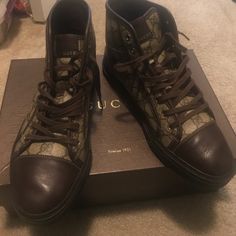 High Top Gucci Sneaker Excellent Condition Gucci Sneakers, Fashion Sites, Matches Fashion, Gucci Shoes, Front Row, Mens Shoes Sneakers, High Tops, Cocoa, Shoes Sneakers