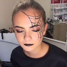 Halloween Face Paint Spider Web, Halloween Makeup For Girls Kids, Halloween Makeup Easy Spider Web, Kids Witch Halloween Makeup, Halloween Spider Makeup Ideas, Spider Face Makeup Easy, Halloween Spider Face Makeup, Halloween Makeup Easy Witches, Kid Witch Makeup Halloween