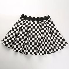 Embrace your inner fashionista with this street-style printed Mini Skirt. This black and white checks Mini Skirt adds a touch of retro flair, while the slim fit and slight stretch make it comfortable for all-day wear. Perfect for a day out in the city or a night on the town. Checkered Clothes, Retro Summer Outfits, Summer Mini Skirt, E Girl Outfits, Checkered Skirt, Bandage Skirt, Printed Pleated Skirt, Y2k Aesthetic Outfits, Indie Outfits