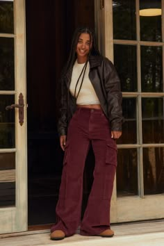 Cord Cargo Wide Leg Jean Burgundy Corduroy Pants Outfit, Red Corduroy Pants Outfit, Cool Tone Outfits, Red Jeans Outfit, Maroon Pants Outfit, Burgundy Trousers, Lesbian Fashion, Earthy Outfits