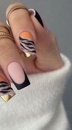 Discover 32 Fall Nails You Need to Try This Year! From chic Fall Gel Nails to Her Nails looks that will leave you obsessed, these Sophisticated Fall Nails are perfect for the season. Get inspired with Fall 24 Nails and Cute Nails For Fall that add a festive touch. Whether you're looking for Nail Inspo Thanksgiving or Classy Acrylic Nails, we’ve got the ultimate Nagel Inspo. Stay on top of the Nails Trends Fall 2024 with Classy Nail Colors Fall and Trending Nail Inspo 2024 for a flawless manic...