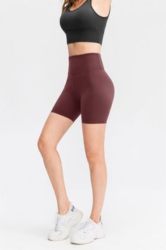 77% Nylon. 23% Spandex Soft. comfortable and skin friendly 4-way stretch. breathable and sweat-wicking Squat-proof High waisted design Featuring a back waistband pocket for storing your essentials Perfect for both sports activities and daily life