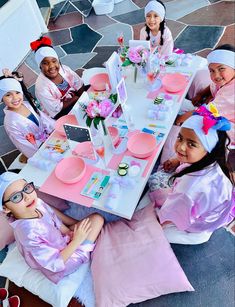 Spa Picnic Party, 6th Birthday Spa Party Ideas, Spa Party Backdrop Ideas, Spa Kids Birthday Party, Make Up Party Ideas Kid Birthdays, Girls Pamper Party Ideas, Spa Birthday Ideas