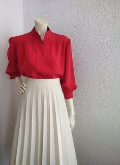 80s red blouse, 42 size, romantic feminine blouse, puffy sleeve, victorian style blouse, bishop collar, simple basic blouse, quilted collar. measurements lying flat : shoulders :41 cm (16 inches) bust:62 cm (24,5 inches) total length :63 cm (25 inches) sleeve length :62 cm (24,5 inches) Feminine Red Blouse For Work, Red Puff Sleeve Blouse With Ruffles, Vintage Bishop Sleeve Formal Blouse, Vintage Bishop Sleeve Blouse For Formal Occasions, Classic Red Blouse For Fall, Vintage Lantern Sleeve Blouse For Fall, Retro Puff Sleeve Blouse For Work, Chic Red Puff Sleeve Blouse, Vintage Red Long Sleeve Blouse