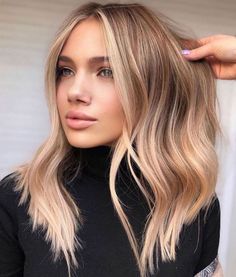 Best Blonde For Pale Skin, Natural Blonde, Brunette Balayage Hair, Honey Blonde Hair, Red Lehenga, Blonde Hair Looks, Hair Balayage, Hair Shades