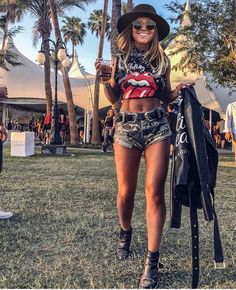 Bonaroo Outfit, Look Lollapalooza, Mode Coachella, Bonnaroo Outfits, Look Da Festival, Trendy Festival Outfits, Country Concert Outfits, Festival Mode, Look Grunge