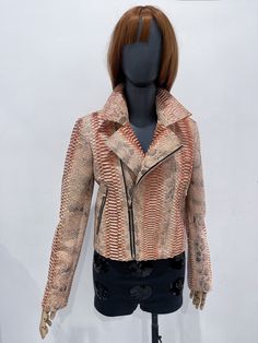 Woman's Golden Snakeskin Jacket  PREMIUM QUALITY LUXURY STYLE Outside: GENUINE PYTHON LEATHER  Accessories: Golden color (please see the photo) All our products are 100% handmade, we always try to create interesting ideas to make your style unique. We use only the highest quality materials and accessories from around the world and only best leather from Indonesia. Before listing each new model undergoes different quality and usability tests at every stage of production. Every single piece is mad Luxury Beige Leather Jacket With Long Sleeves, Luxury Beige Long Sleeve Leather Jacket, Luxury Beige Long-sleeve Leather Jacket, Luxury Long Sleeve Beige Leather Jacket, Snakeskin Jacket, Best Leather, Duck Down Jacket, Interesting Ideas, Custom Jacket